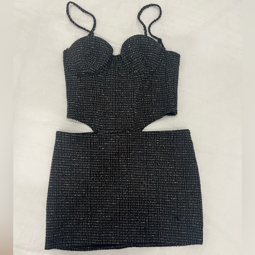 perfect condition too and skirt - Camila Cohelo